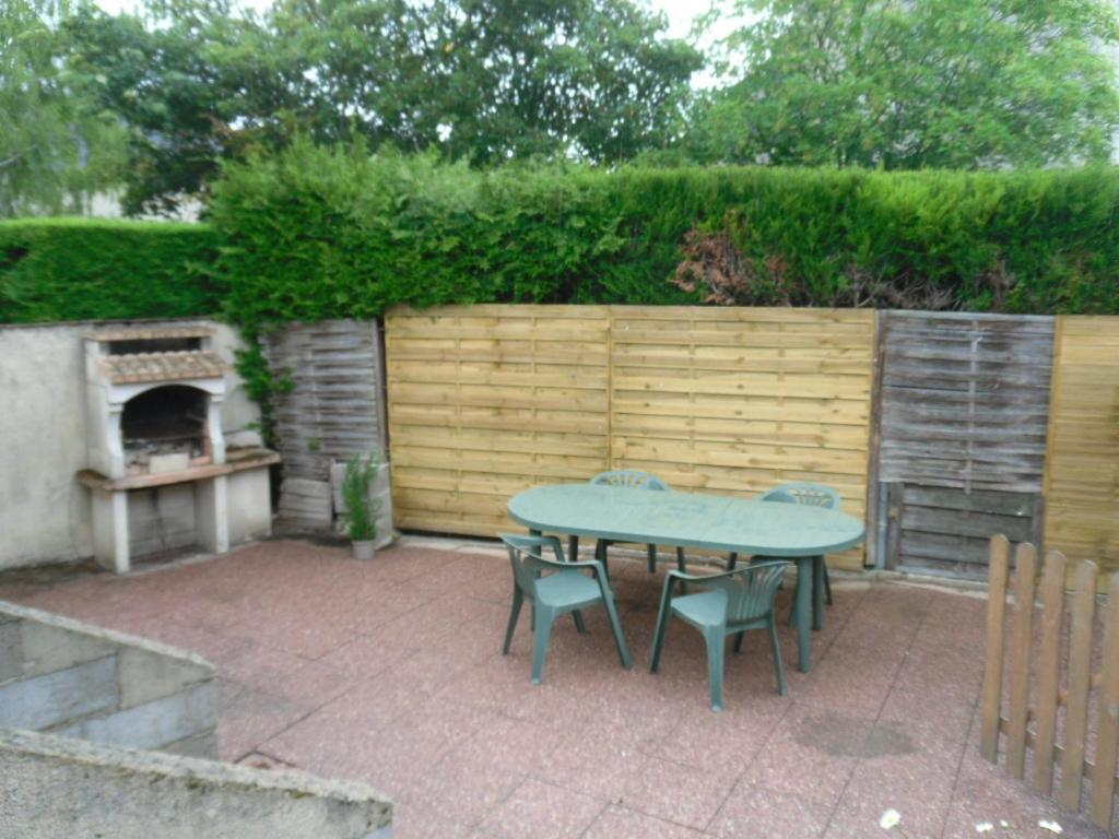 La Mini Ferme De Maelou Farm stay Sermaises