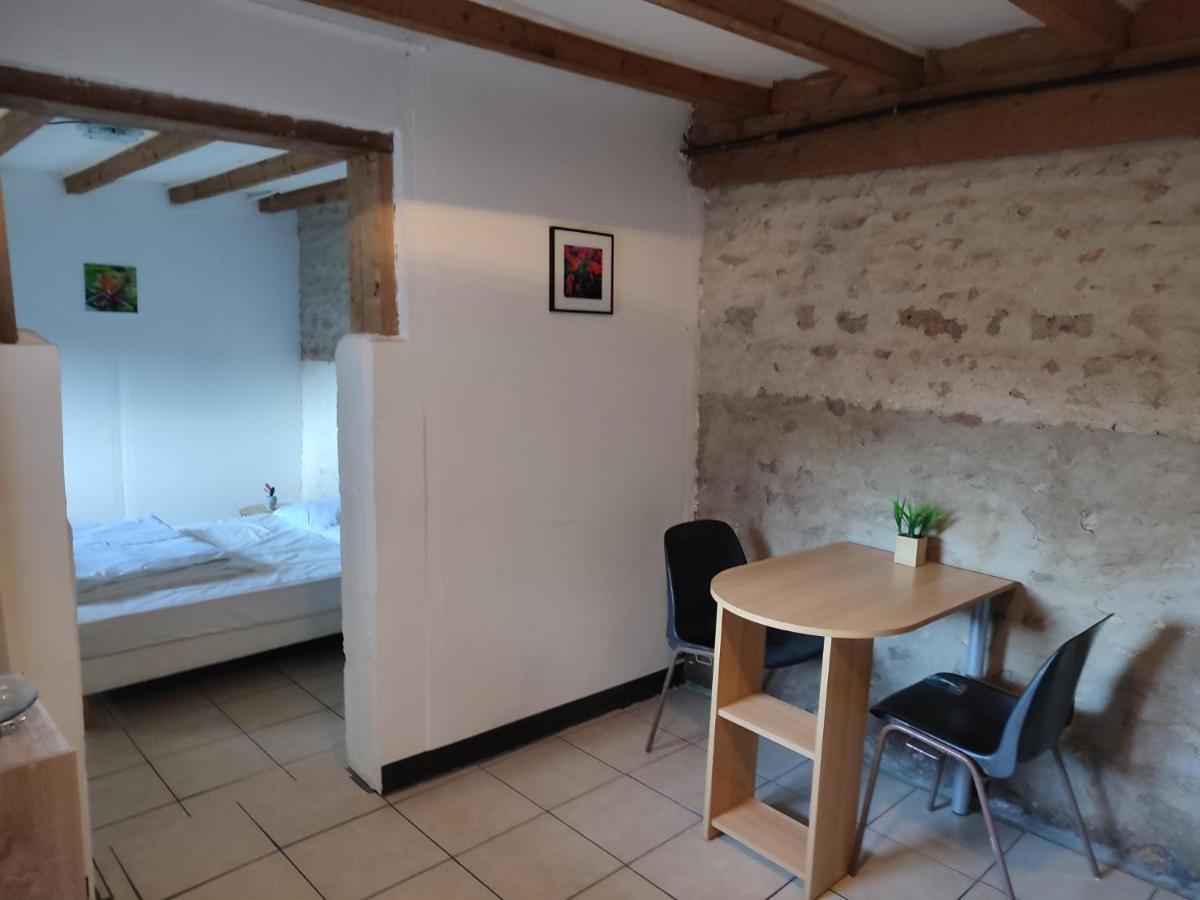 La Mini Ferme De Maelou * Sermaises