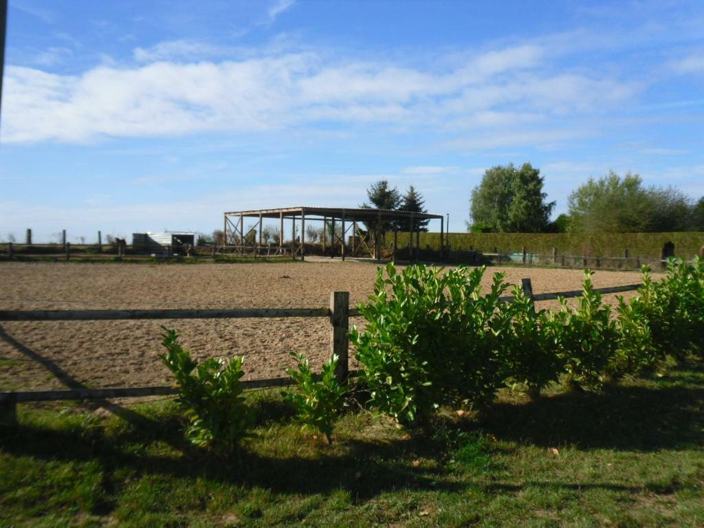La Mini Ferme De Maelou * Sermaises
